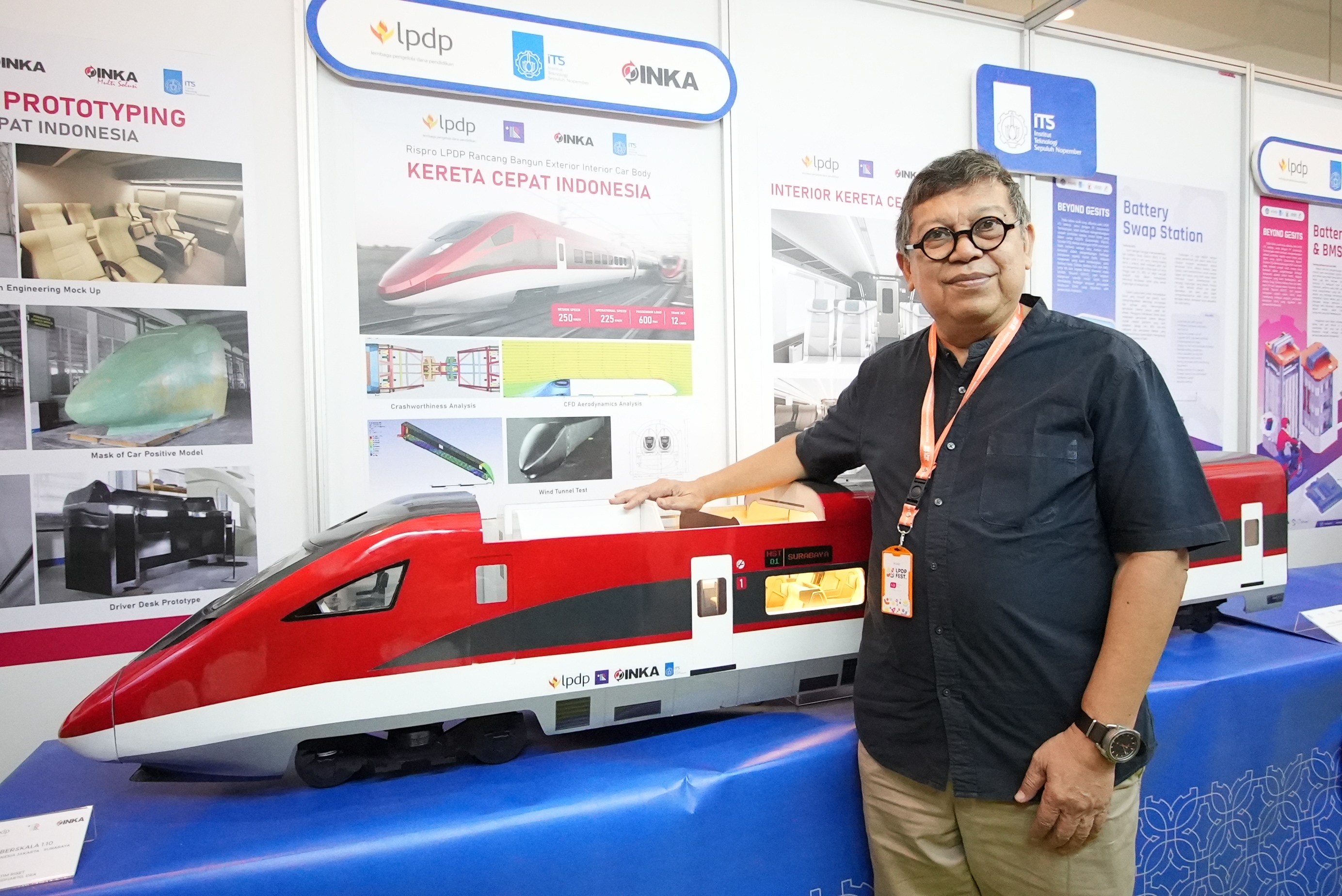 Melihat Prototipe Kereta Cepat Jakarta - Surabaya Buatan Anak Bangsa