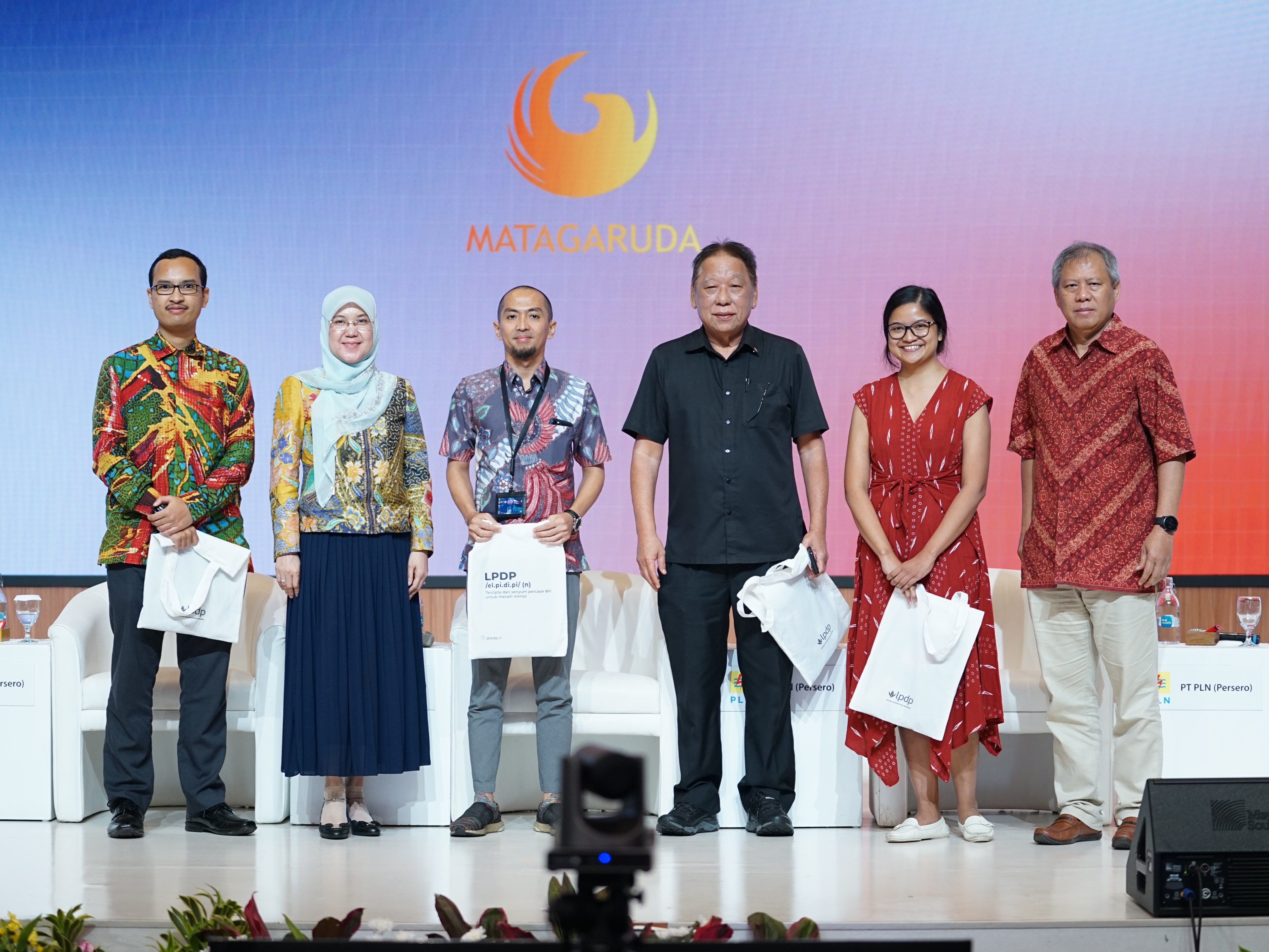 CoP Renewable Energy Kolaborasi LPDP dan PLN: Menggali Tantangan, Potensi, dan Pengembangan Energi Terbarukan di Indonesia