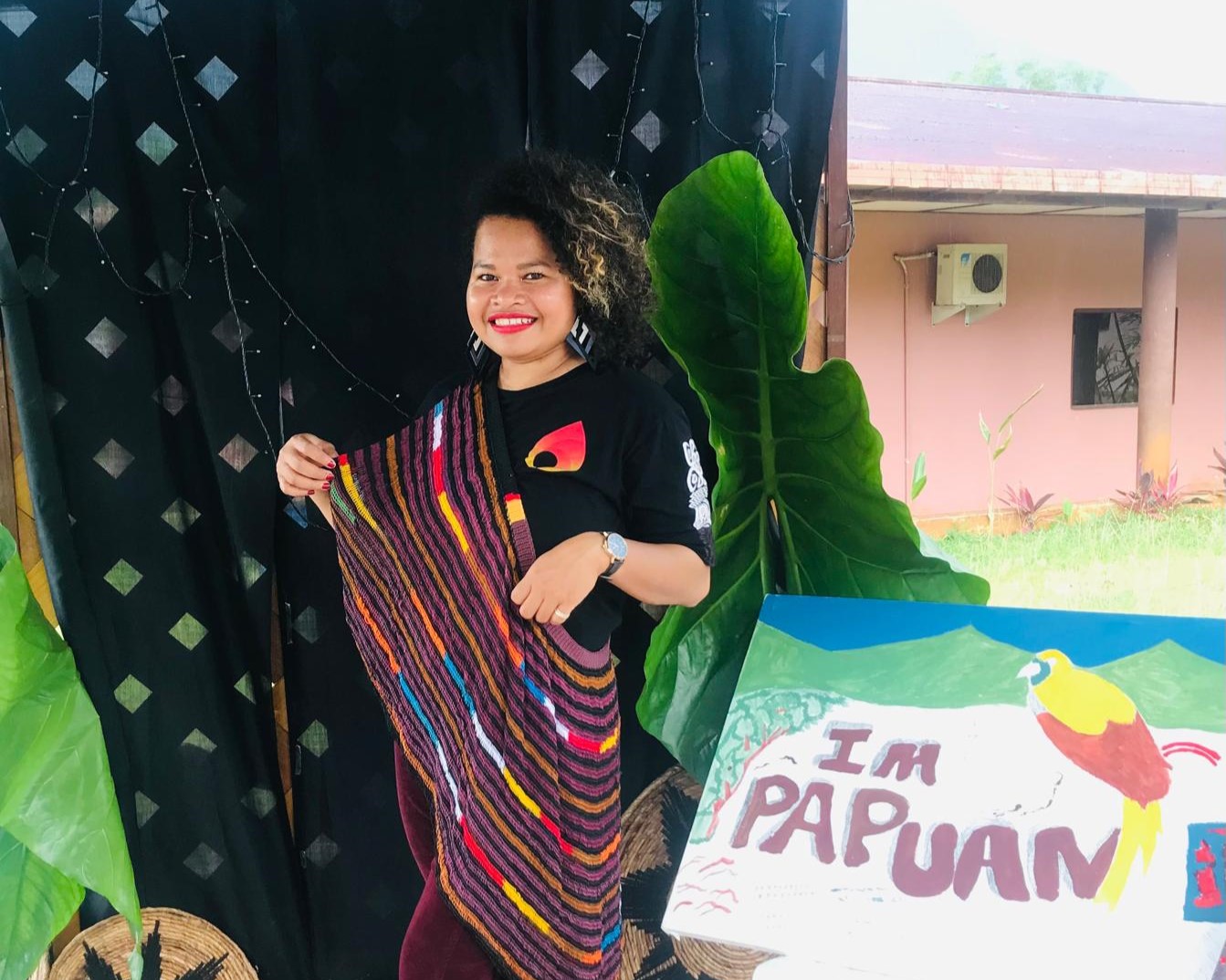 Voni Blesia, PhD Biomedical Science yang Memilih Pulang dan Memajukan Pendidikan di Papua