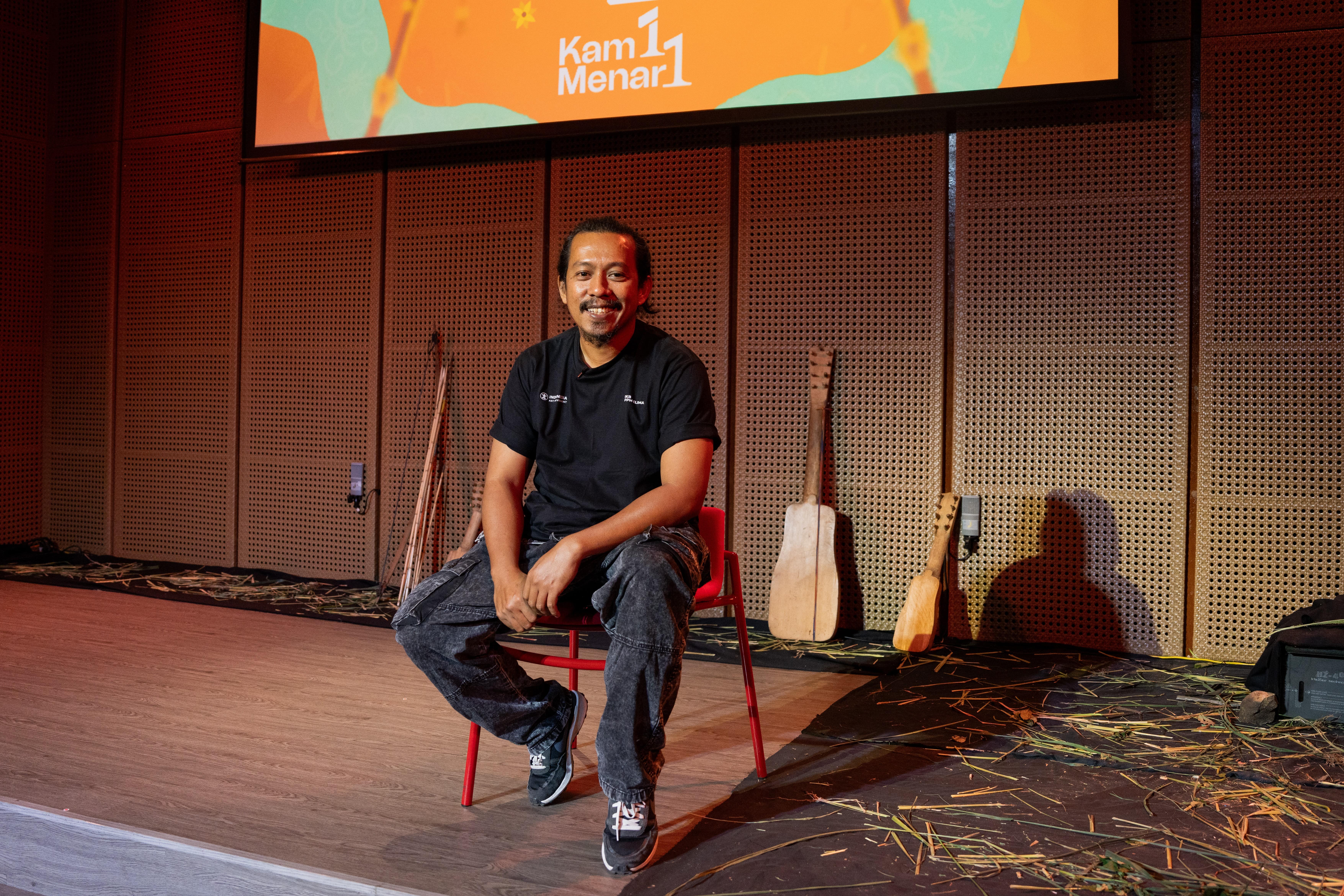 Bakar Batu, Pertunjukan Penuh Makna Perdamaian dari Indonesia Art Movement