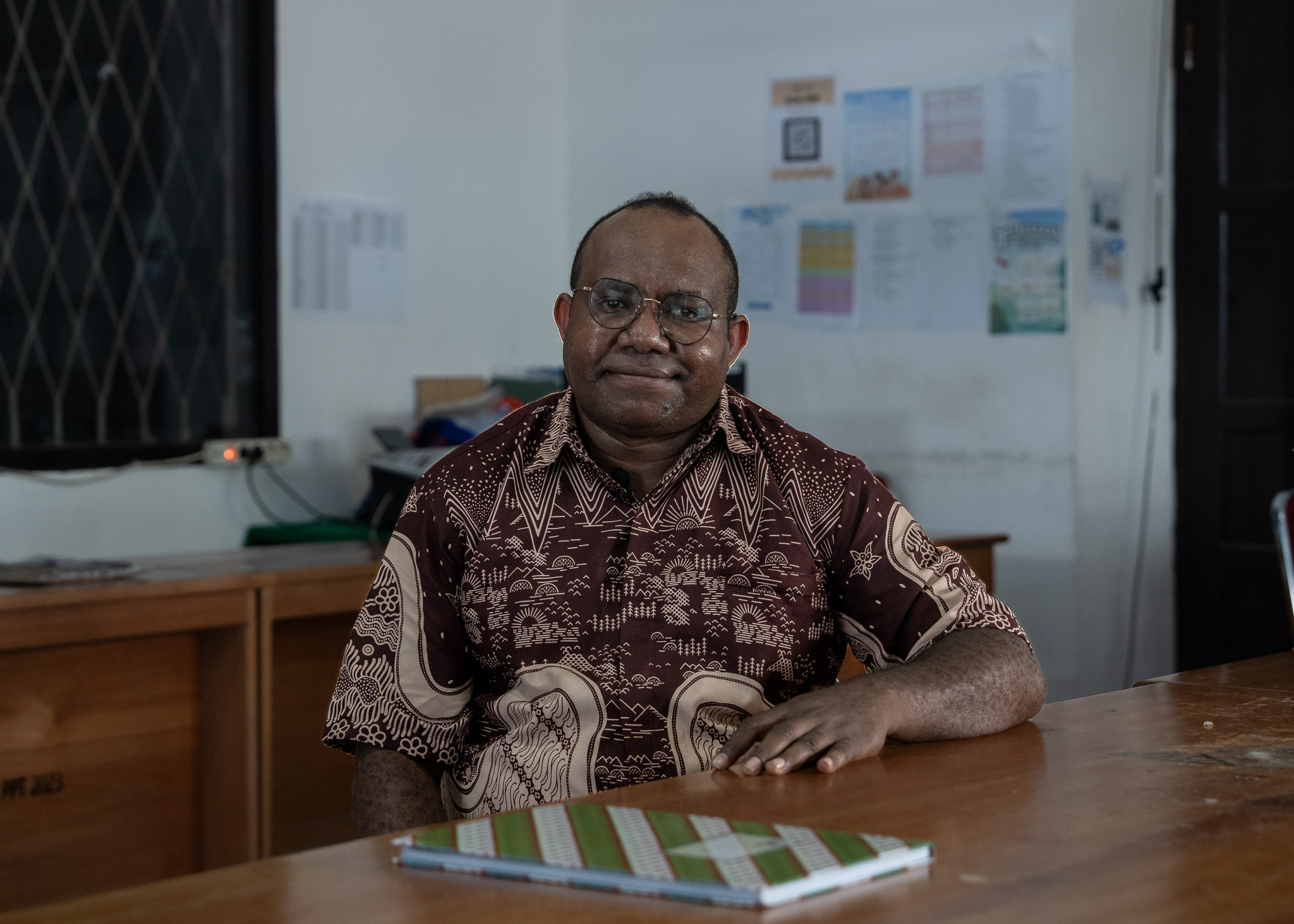 Tidak Semua Mimpi Harus Pergi Jauh, Kisah Medelky Anouw Membangun Pendidikan di Papua