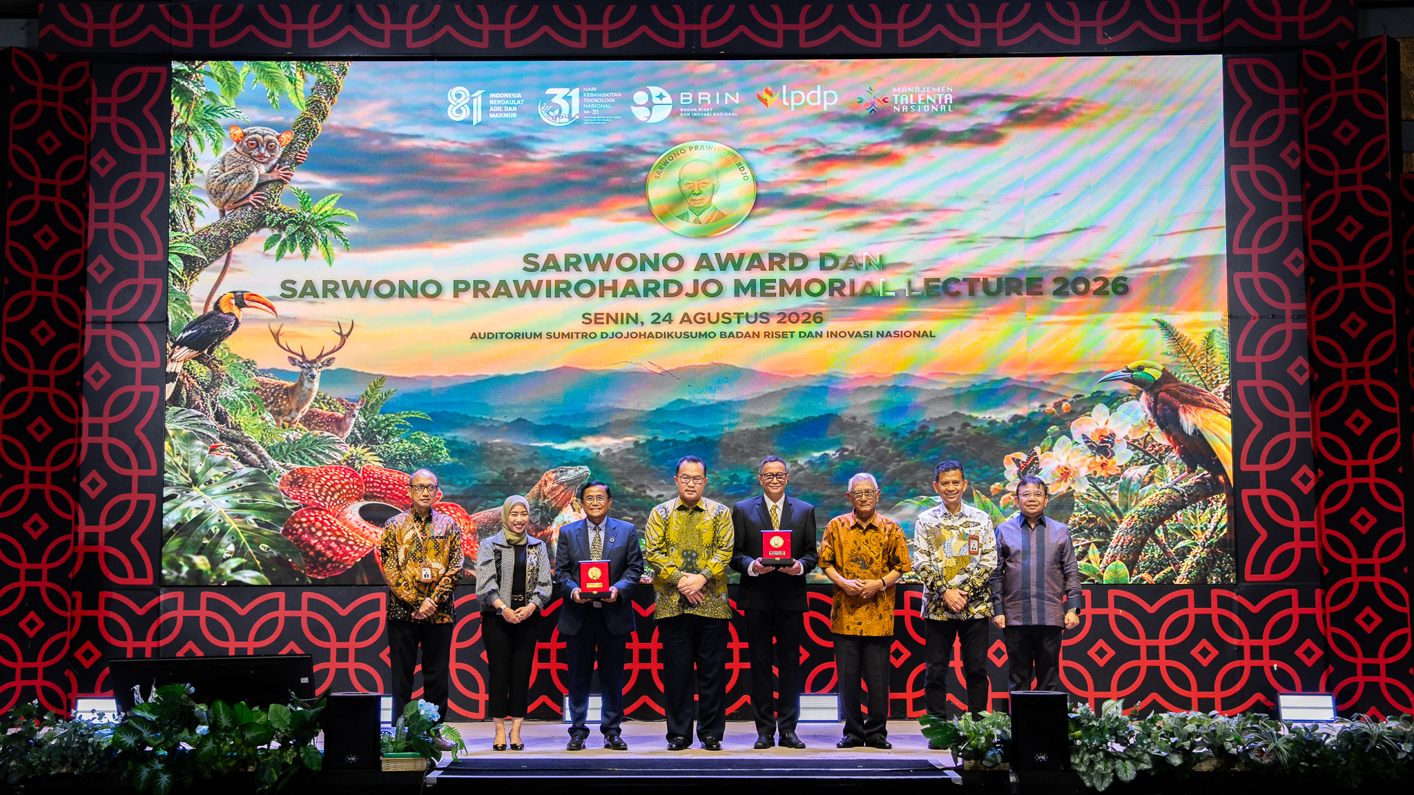 Dedikasi Empat Dekade Menjaga Ragam Hayati Nusantara Antarkan Jatna Supriatna Raih Sarwono Award 2026